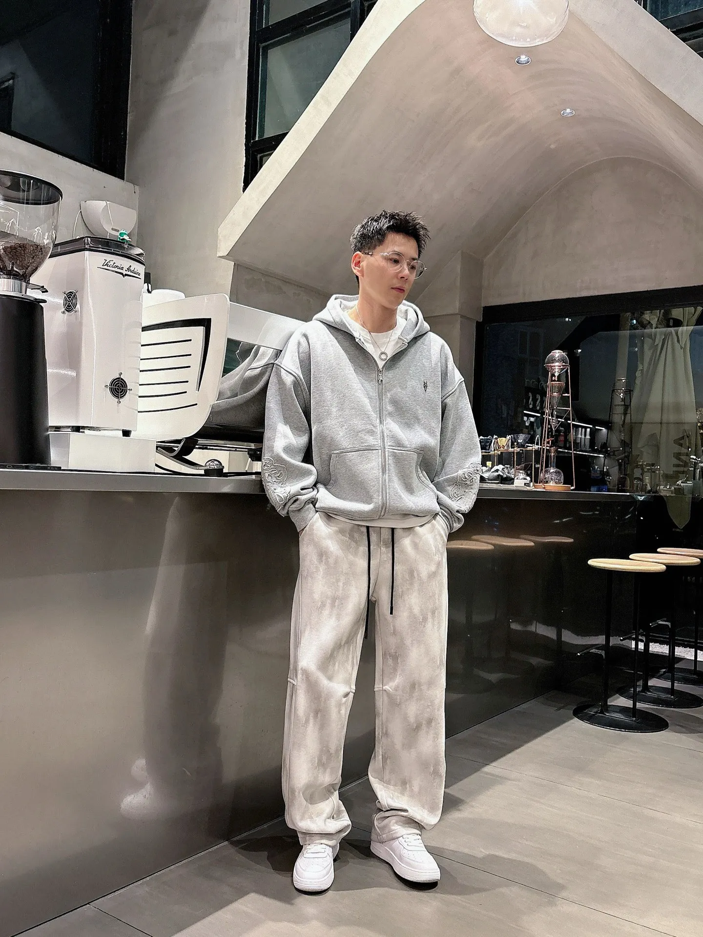 Balenciaga 🆕2026 Autumn and Winter New Arrival Casual Pants! The official website will be released simultaneously. Brand Classic LOGO casual pants, customized fabrics, excellent comfort and strong touch. Highly recognisable, perfect appearance and craftsmanship. Size:M-3XL